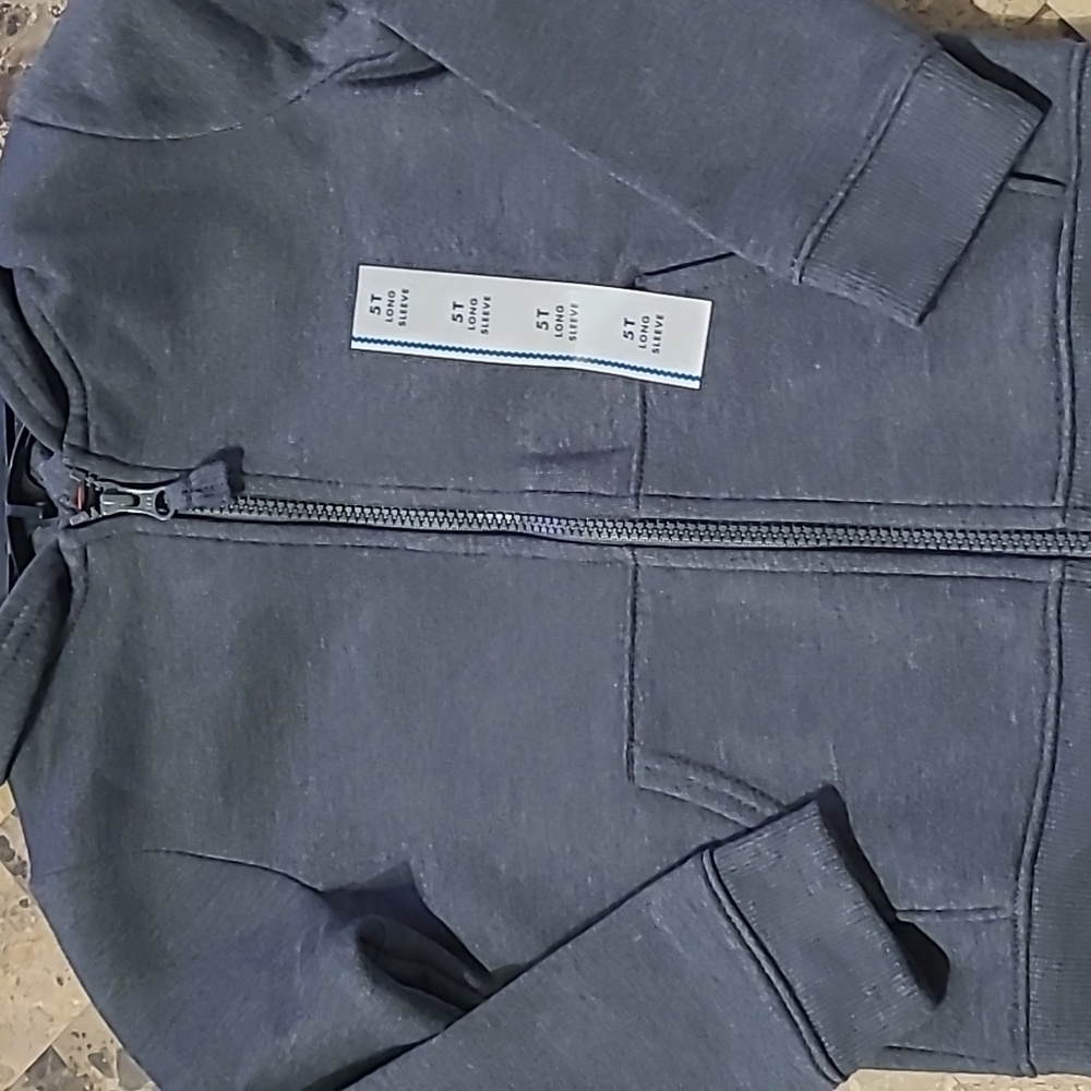 CAT AND JACK GRAY LONG SLEEVE BOYS FLEECE ZIPPER UP HOODIE WITH 2 POCKETS NEW 5T - Picture 5 of 5